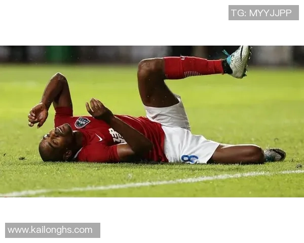 独家画面:外援雨中苦练,拼搏精神感人 独家画面:外援雨中苦练,拼搏精神感人